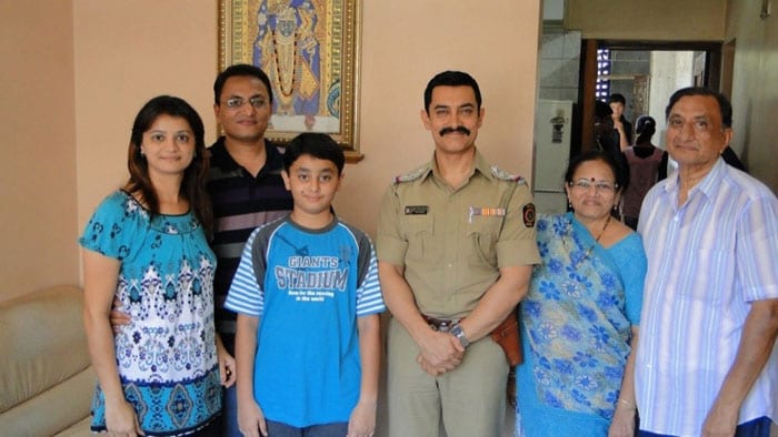 Aamir's cop look is a hit among his fans.