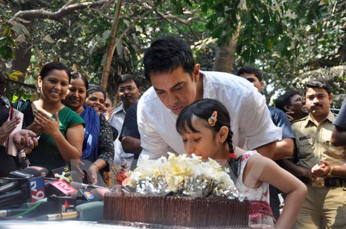 Earlier in the day Aamir Khan had also cut his birthday cake amongst his fans and the media.