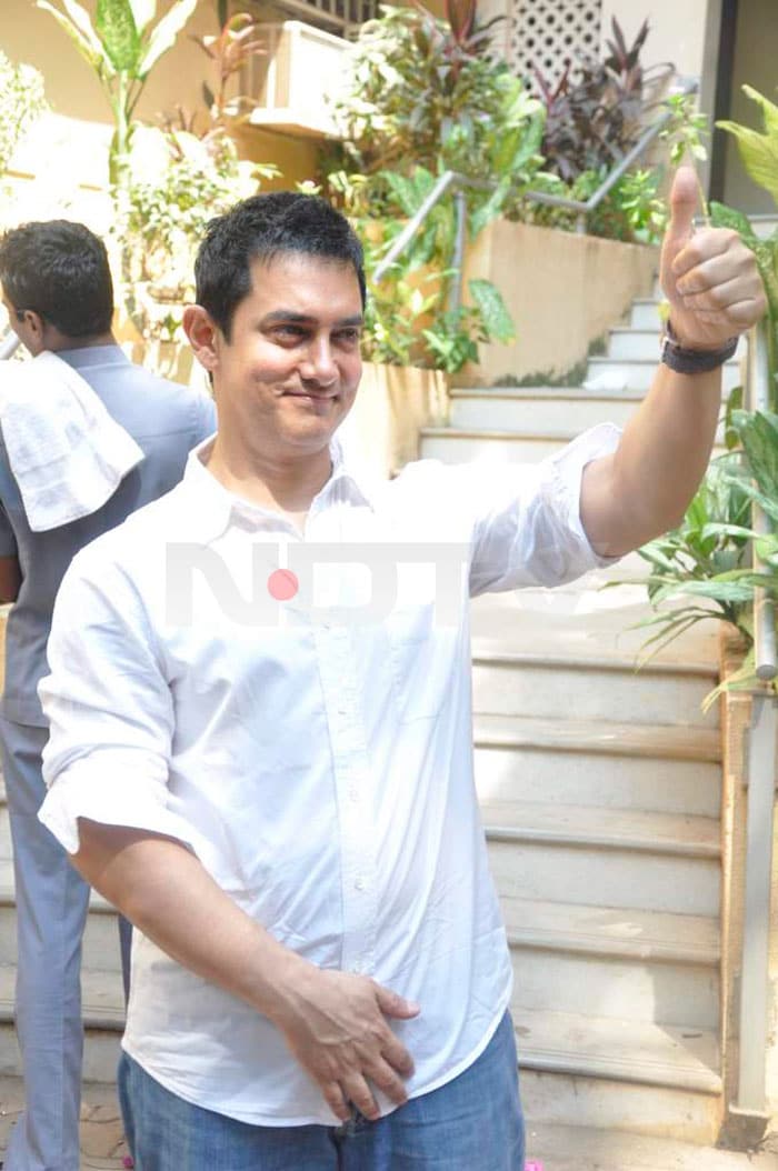 Aamir Khan poses for the shutterbugs.