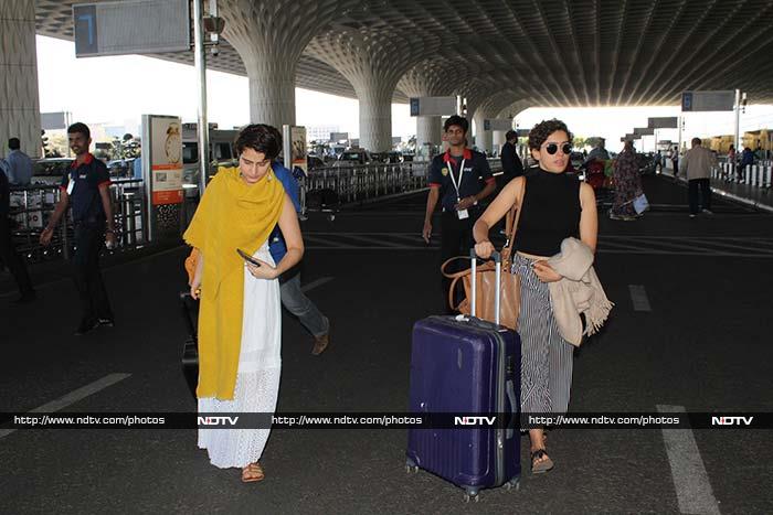 Aamir Khan Leads Team Dangal At The Airport