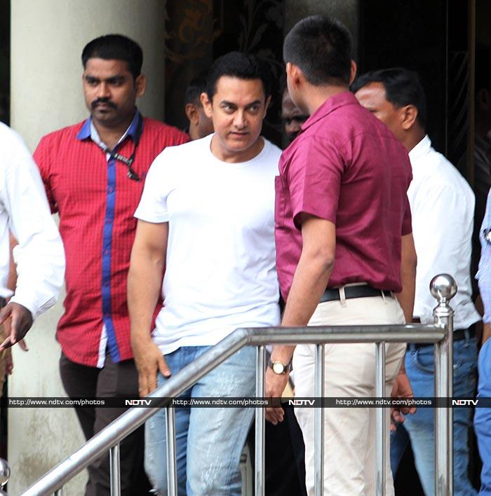 All Wazz Well When Aamir Visited Dilip Kumar at Mumbai Hospital