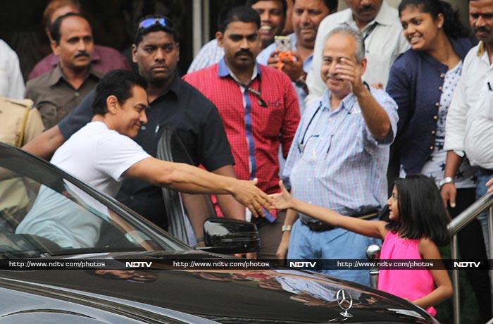 बीमार दिलीप कुमार का हाल जानने हॉस्पिटल पहुंचे आमिर खान