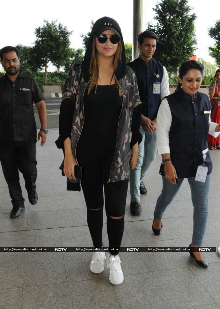 Kareena, Aamir, Rani At The Airport: Your Talaash For Good Pics Ends Here