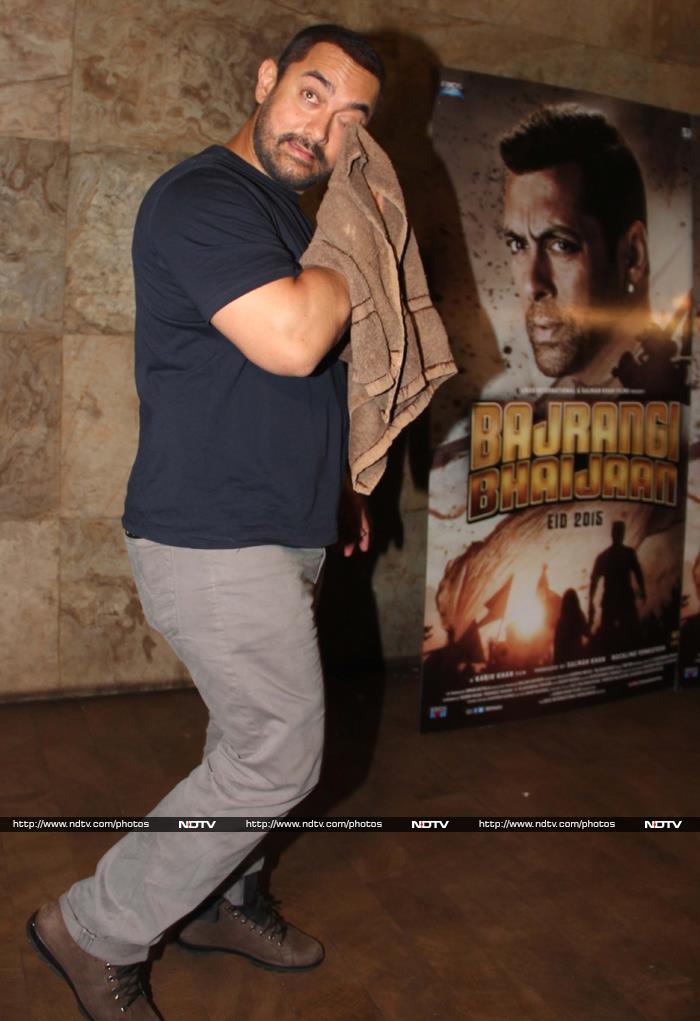 Salman\'s Bajrangi Bhaijaan Leaves Aamir Khan Teary-Eyed