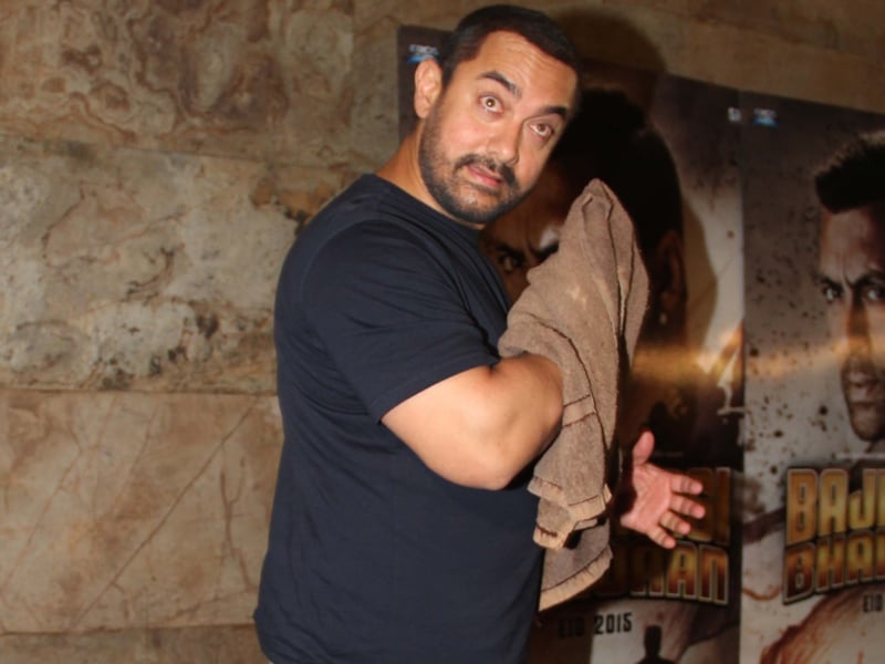 Photo : Salman's Bajrangi Bhaijaan Leaves Aamir Khan Teary-Eyed