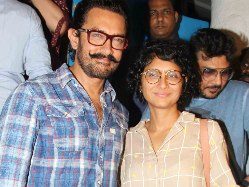 आमिर खान और किरन ने फिल्‍मी बेटियों के साथ किया डिनर