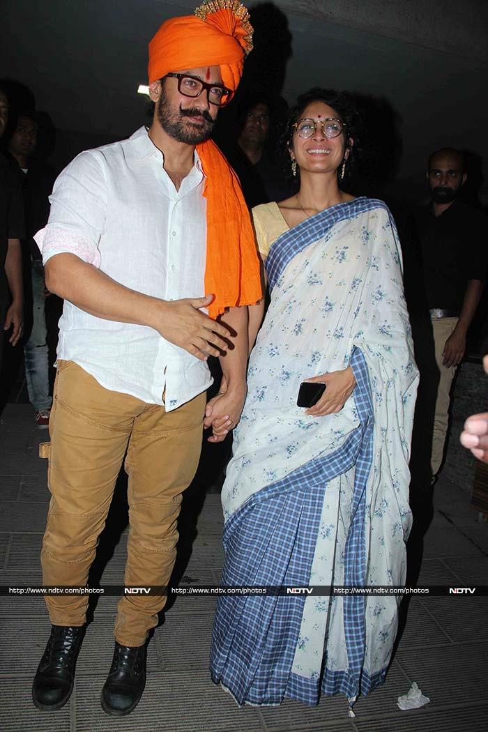 आमिर खान की बर्थडे पार्टी में पहुंचे शाहरुख खान और <i>दंगल</i> परिवार