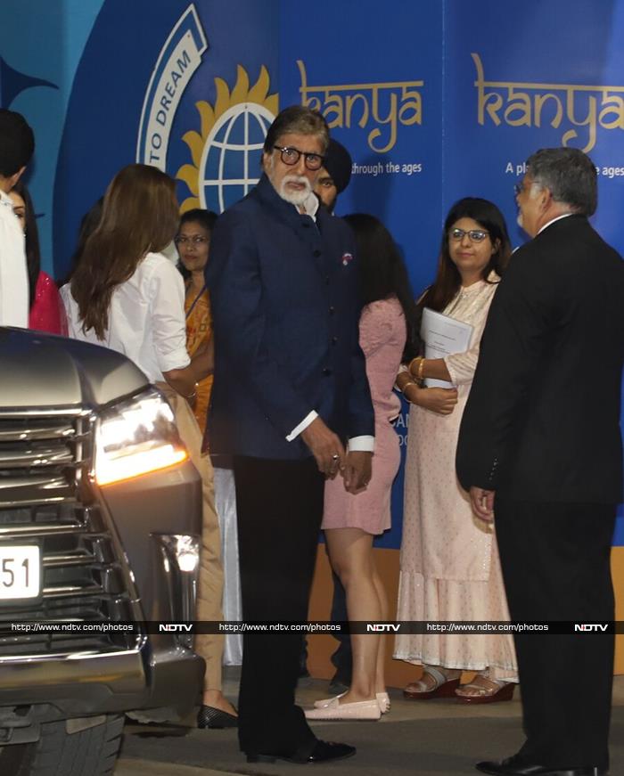 Amitabh Bachchan, Shah Rukh Khan And Hrithik Roshan Attend Abhishek-Aishwarya Rai Bachchan\'s Daughter Aaradhya\'s Annual Day Event
