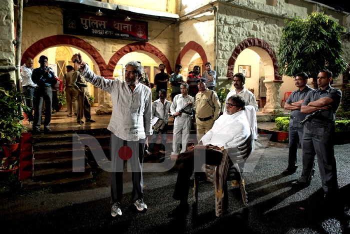 Stills of Big B, Saif, Deepika in Aarakshan