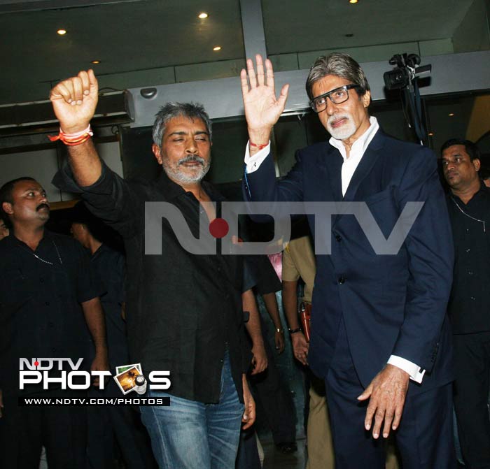 Director-Producer Prakash Jha enters with megastar Amitabh Bachchan who plays an idealist principal of a top private college, caught in the politics of reservation in educational institutions.<br>
At the premiere, Amitabh Bachchan tackled some questions on the debate raging over the film, which is facing a ban in the states of UP, Punjab and Andhra Pradesh.  "It's our duty to obey the government. We are all helpless. We are not into politics, we make movies," he said.