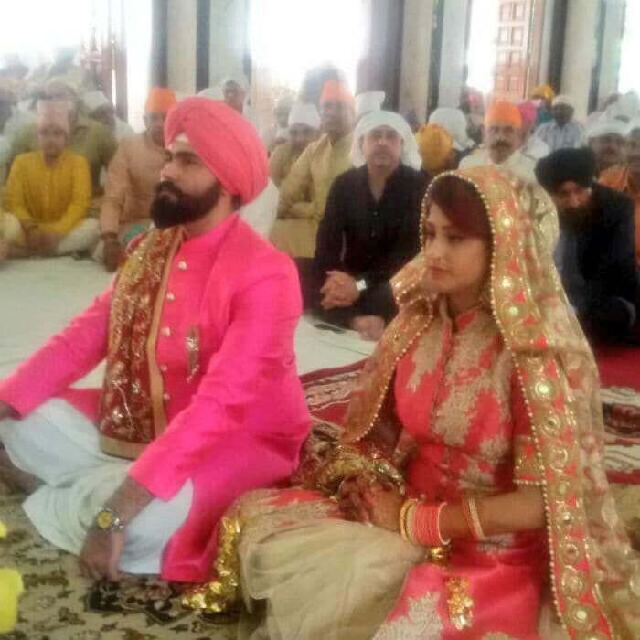 Aarya and Jasmine's wedding was as per traditional Sikh rituals. <br><br> This image was posted on Twitter by <a href="https://twitter.com/AaryaBabbar222" target="_blank" rel="nofollow" >Aarya Babbar</a>