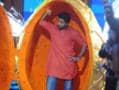 Photo : Like father, like son: Abhi's giant egg entry on Jhalak