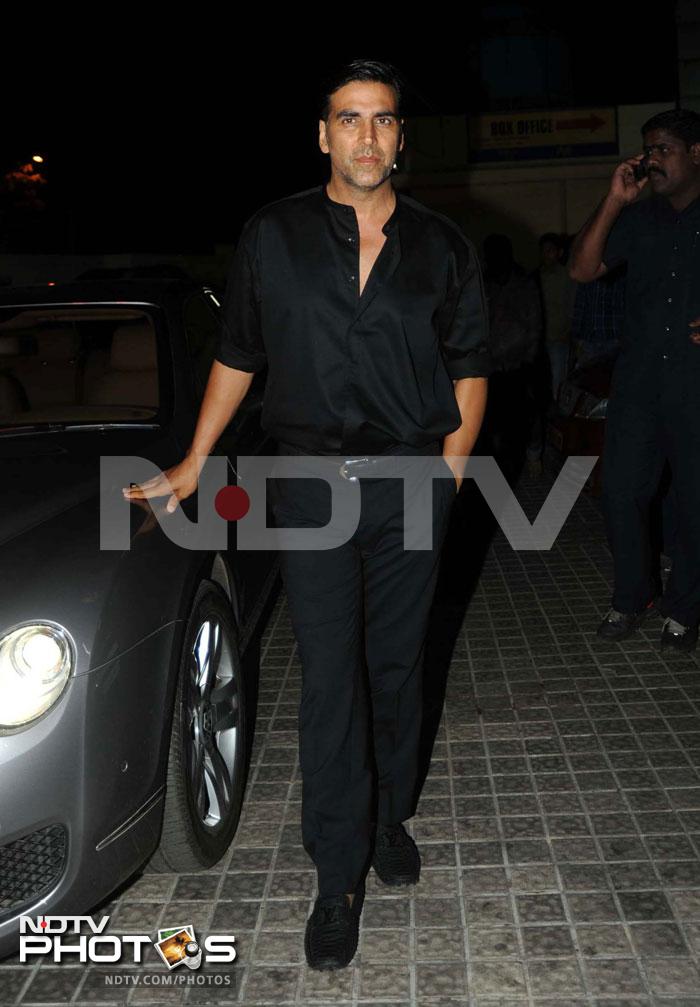 Man in Black: Akshay Kumar looked handsome in a black jeans and shirt.