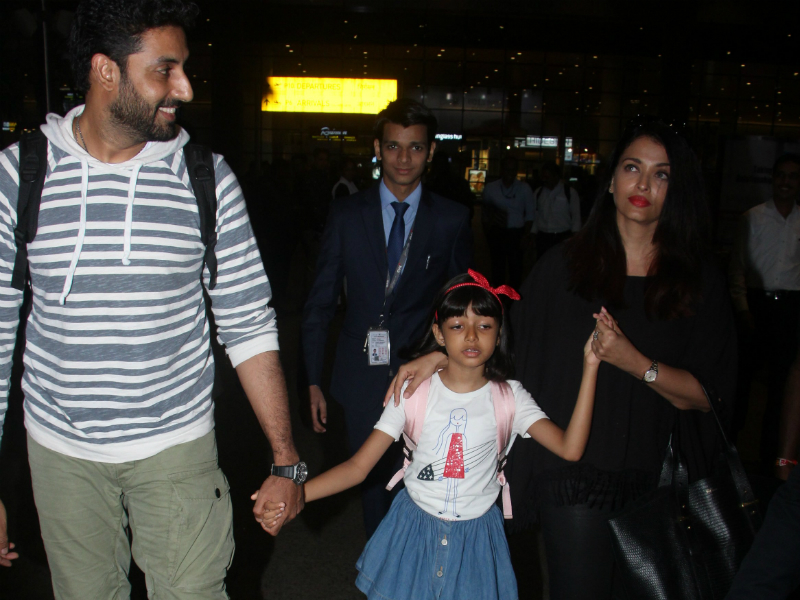 Abhishek, Aishwarya and Aaradhya Touch Down In Mumbai
