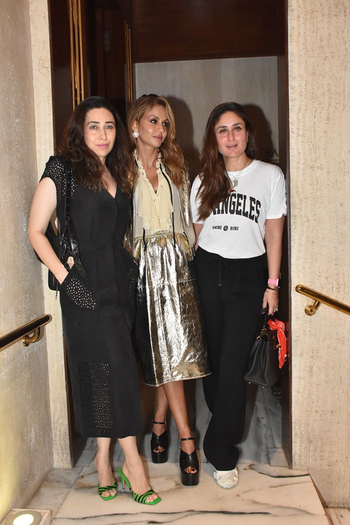 About Last Night: Kareena And Karisma Kapoor Caught Up With Some Of The Gang