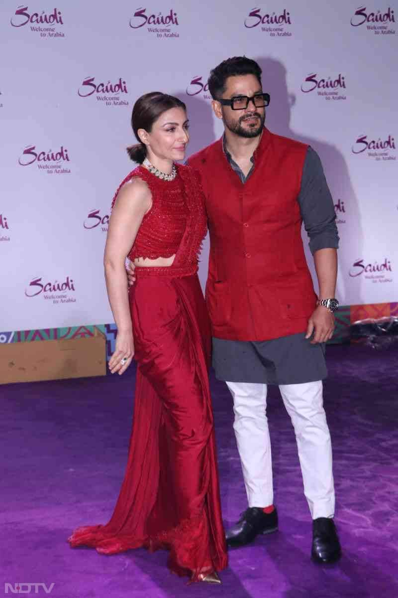 Soha Ali Khan's plus one was husband Kunal Kemmu. (Image courtesy: Varinder Chawla)