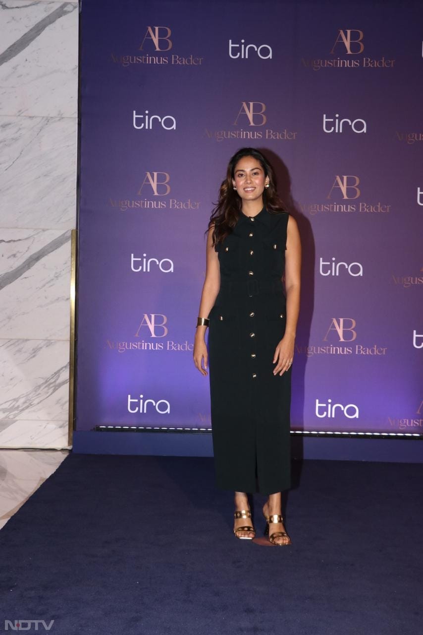 Mira Rajput was a vision in black. (Image Courtesy: Varinder Chawla)