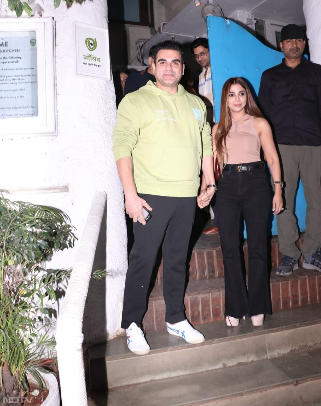 Arbaaz Khan and Shura Khan posed together for the paparazzi (Image Courtesy: Varinder Chawla)