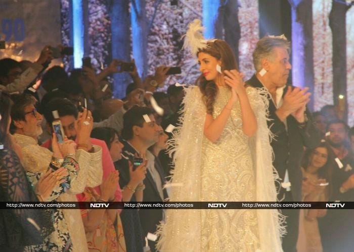 At This Fashion Show, Bachchans Lead Celeb Roll Call