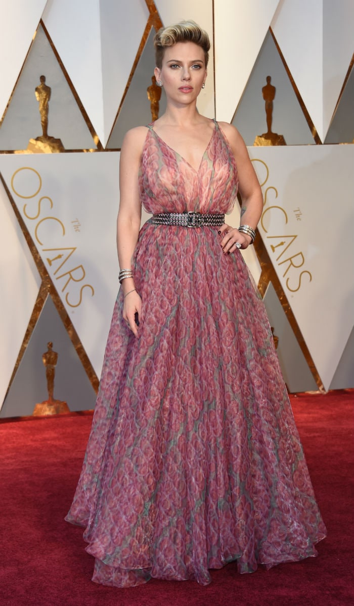 Oscars 2017 Red Carpet: Emma Stone, Priyanka Chopra Are Winning Hearts