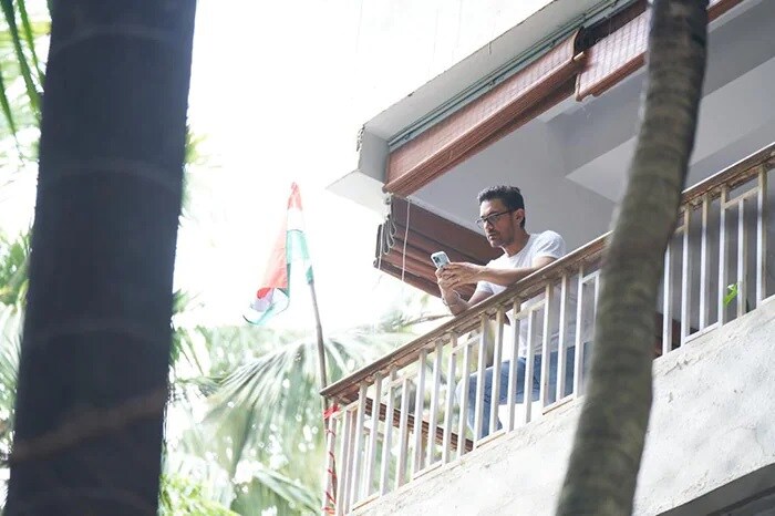 'हर घर तिरंगा' अभियान का हिस्सा बने एक्टर आमिर खान, घर पर फहराया तिरंगा
