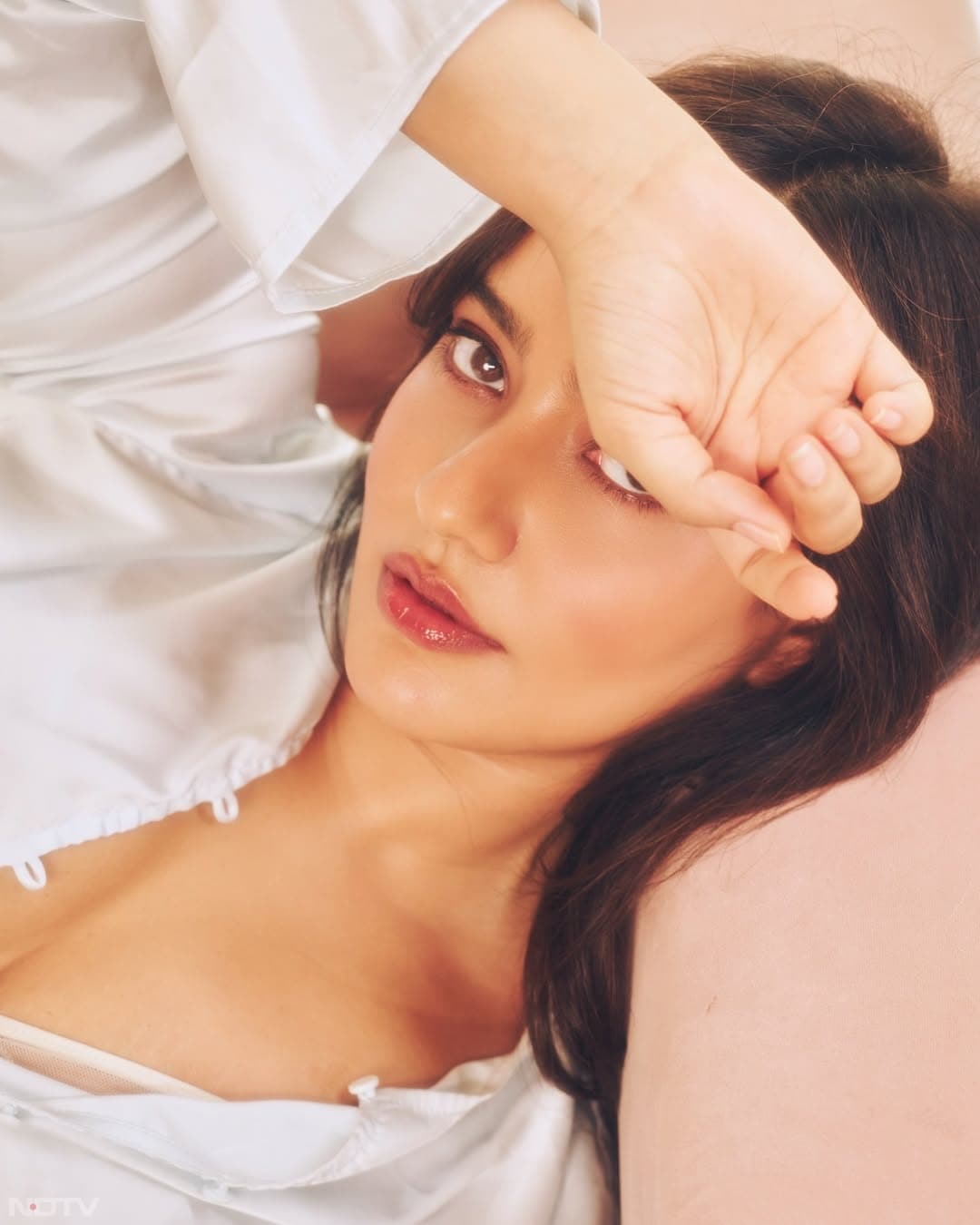 नेहा शर्मा बॉलीवुड की नामी अभिनेत्रियों में से एक हैं. nehasharmaofficial/Instagram