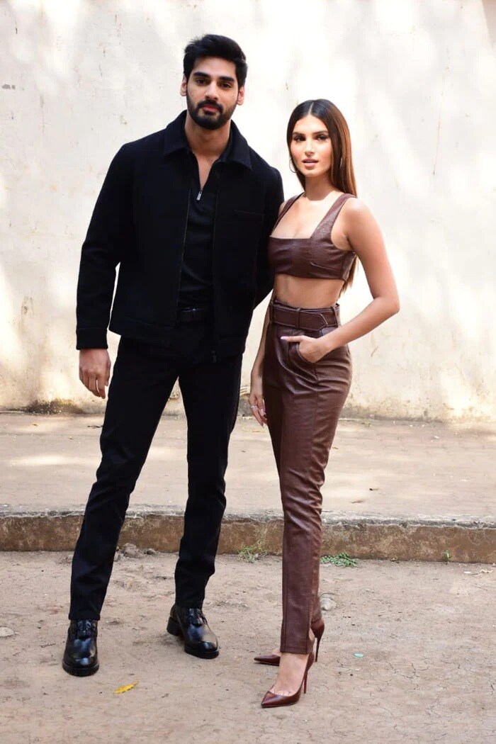 तारा सुतारिया और अहान शेट्टी ने महबूब स्टूडियो में अपनी आने वाली फिल्म 'तड़प' का प्रमोशन किया.
