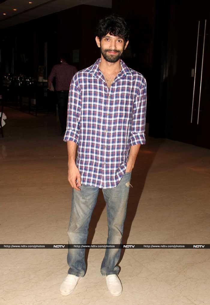 Gulshan's <I>A Death In The Gunj</i> co-star Vikrant Massey arrived dressed in casuals.