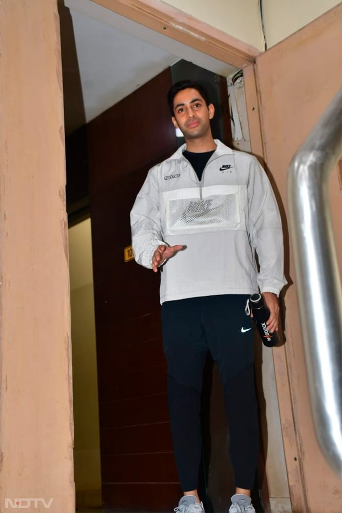 Agastya Nanda wore a jacket paired with joggers. (Image Courtesy: Varinder Chawla)