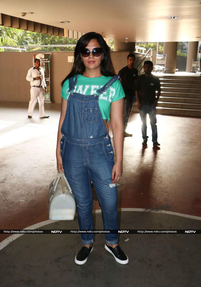 Sunny Leone, Shilpa Shetty And Kriti Sanon Spotted At The Mumbai Airport
