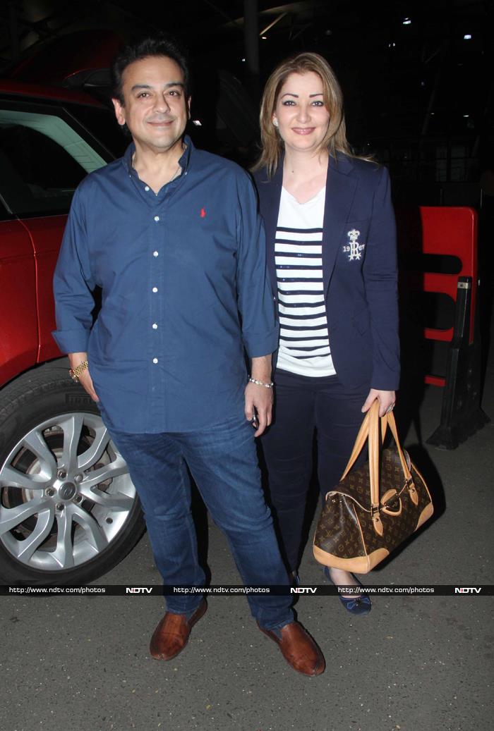 Same-to-Same: Karishma and Upen Dress to Match at the Airport