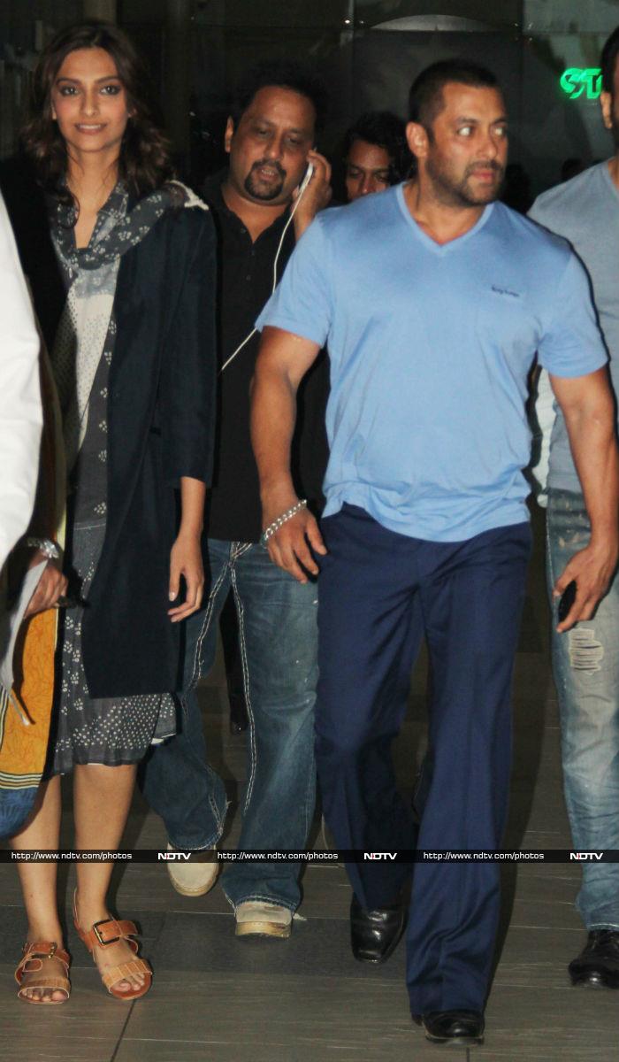 Star Gazing at the Airport: Salman, Sonam, Kajol, Kareena