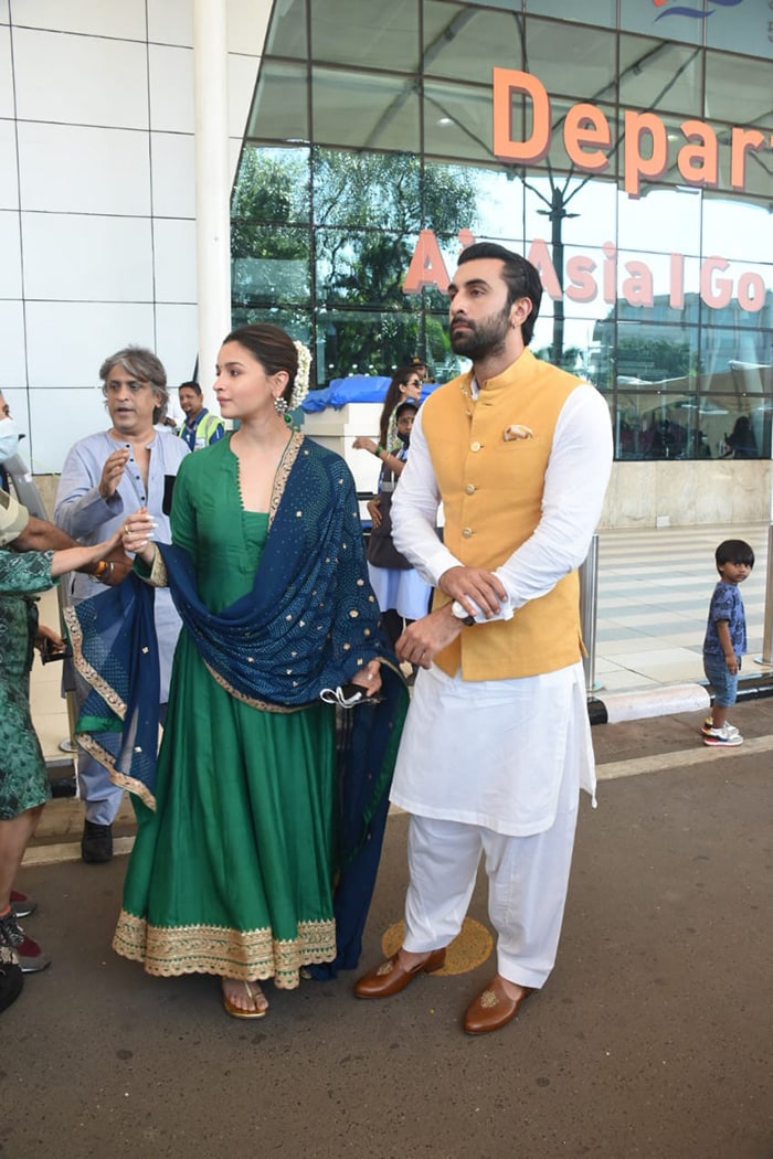Airport Diaries: Alia-Ranbir And Ayan Mukerji\'s Next Stop - Ujjain