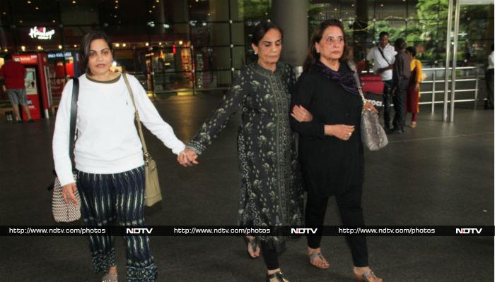 Airport Traffic: Anushka Sharma And Sonam Kapoor Spotted
