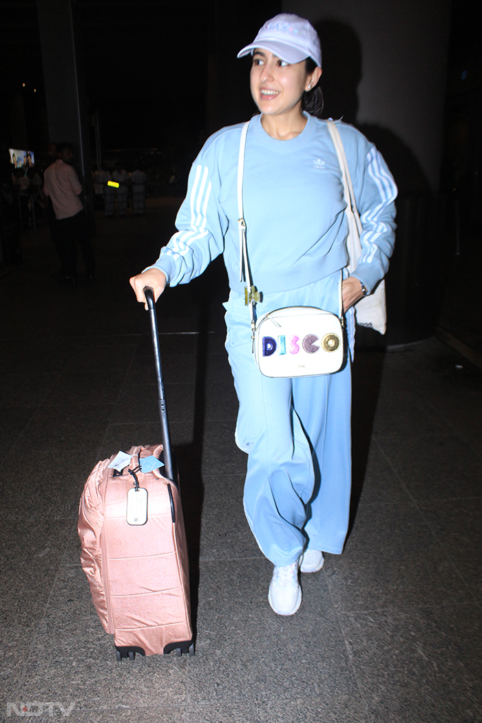 Pastel co-ords and the right accessories - what's not to like about Sara Ali Khan's airport look? (Image courtesy: Varinder Chawla)