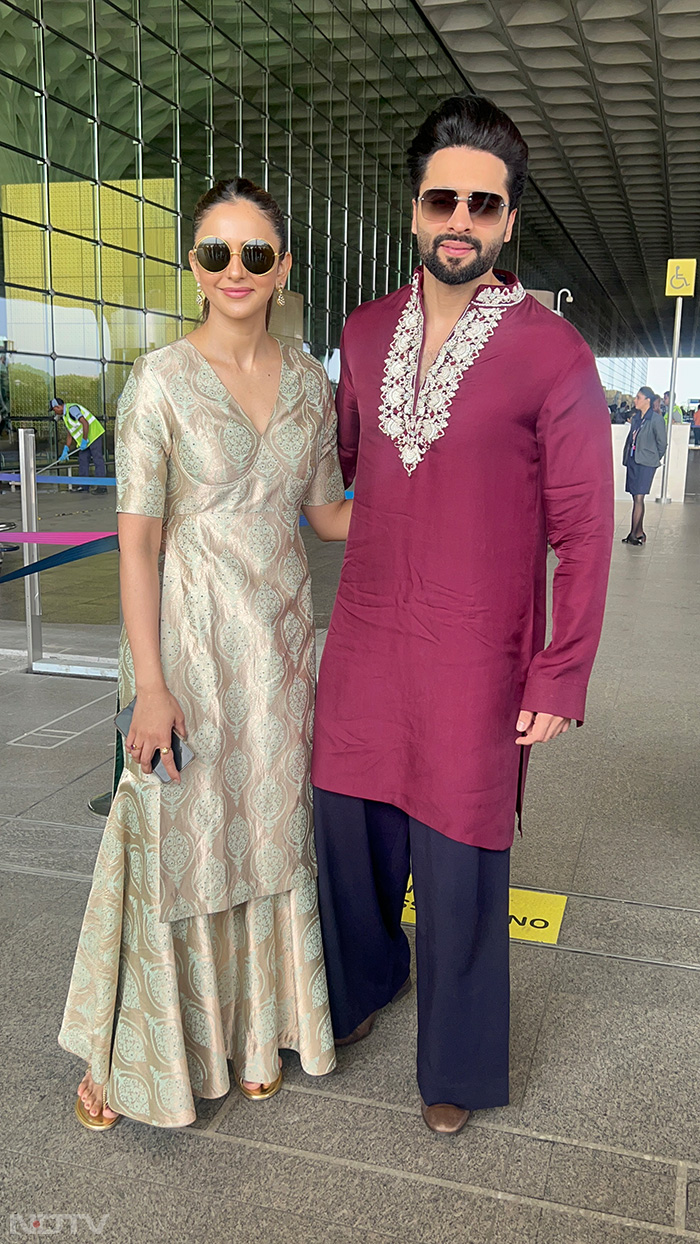 Rakul Preet Singh was dressed in a gold outfit, Jackky picked a bright red outfit.  (Image courtesy: Varinder Chawla)