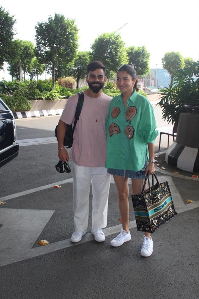 Airport Spotting: Anushka Sharma And Virat Kohli