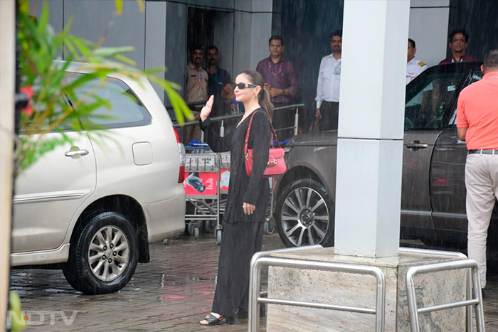 Airport Spotting: Alia-Ranveer And Aamir Khan