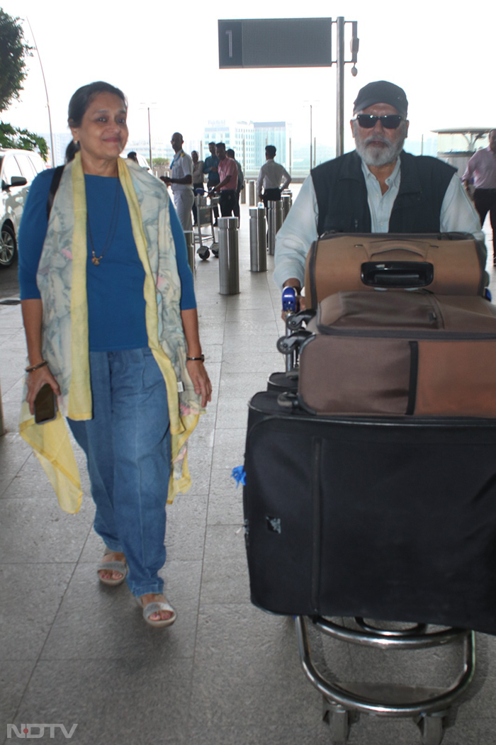 Airport Spotting: Dear Zindagi Co-Stars Shah Rukh Khan And Alia Bhatt