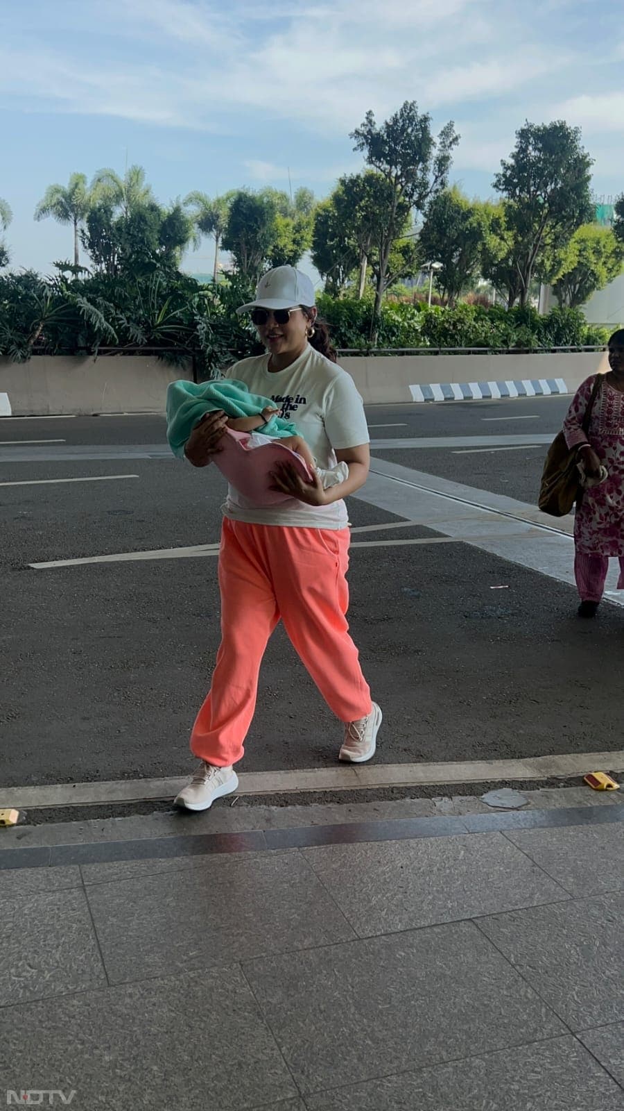 Richa Chadha was spotted with her baby daughter on lap. (Image Courtesy: Varinder Chawla)