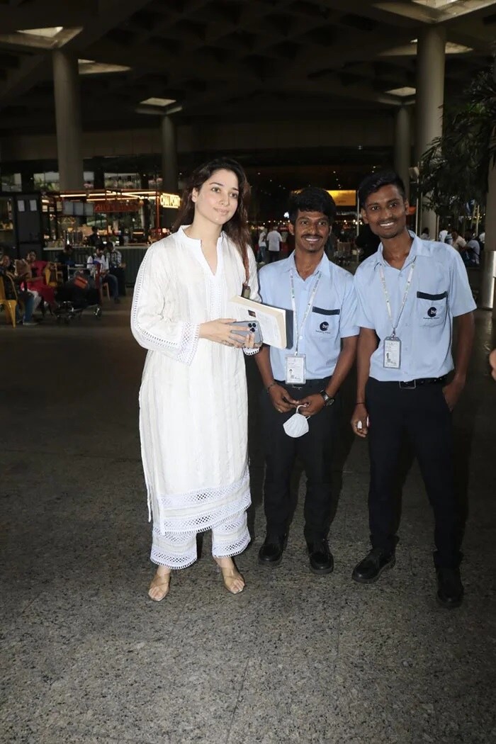 Airport Style: देखें बॉलीवुड एक्ट्रेस दीपिका पादुकोण और मलाइका अरोड़ा का 'आउटफिट ऑफ द डे'