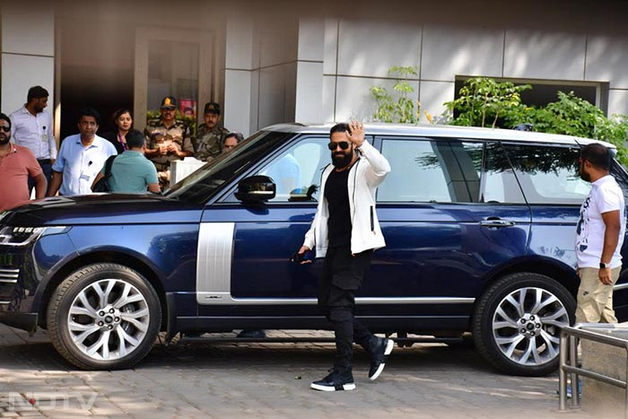 Airport Traffic: Ajay Devgn, Yash And Kartik Aaryan Spotted