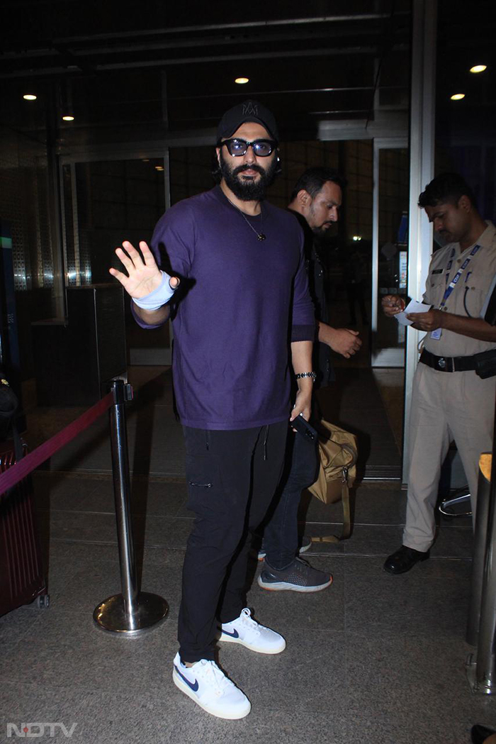 Arjun Kapoor was also pictured at the airport. (Image Courtesy: Varinder Chawla)