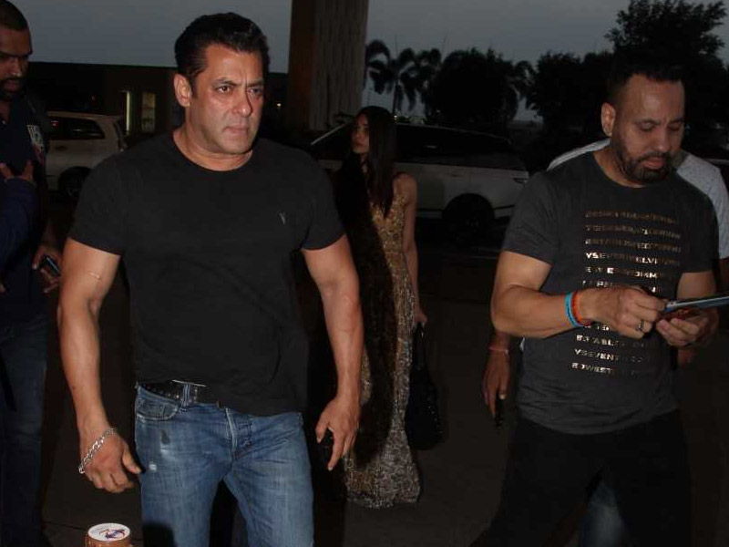 Salman Khan's <i>Dabangg</i> Airport Style
