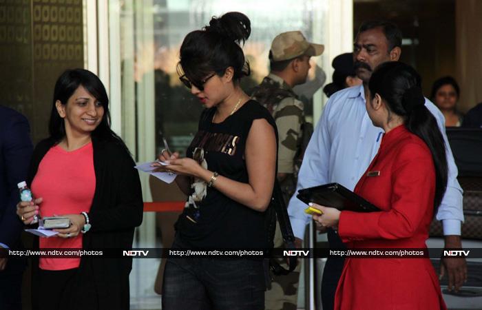 Battling Stormy Weather? \'FBI Agent\' Priyanka Chopra Lands in Mumbai