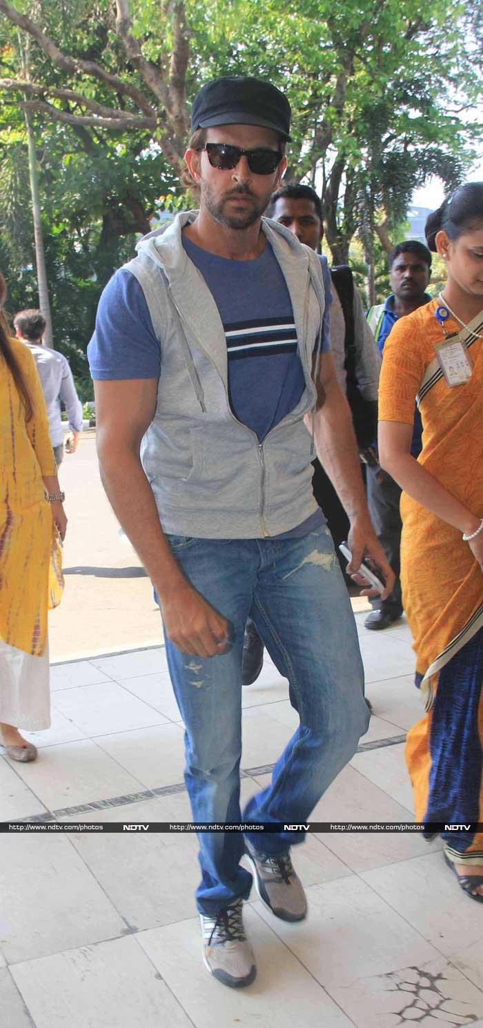 Frequent Flyer Hrithik Roshan at the Airport Again