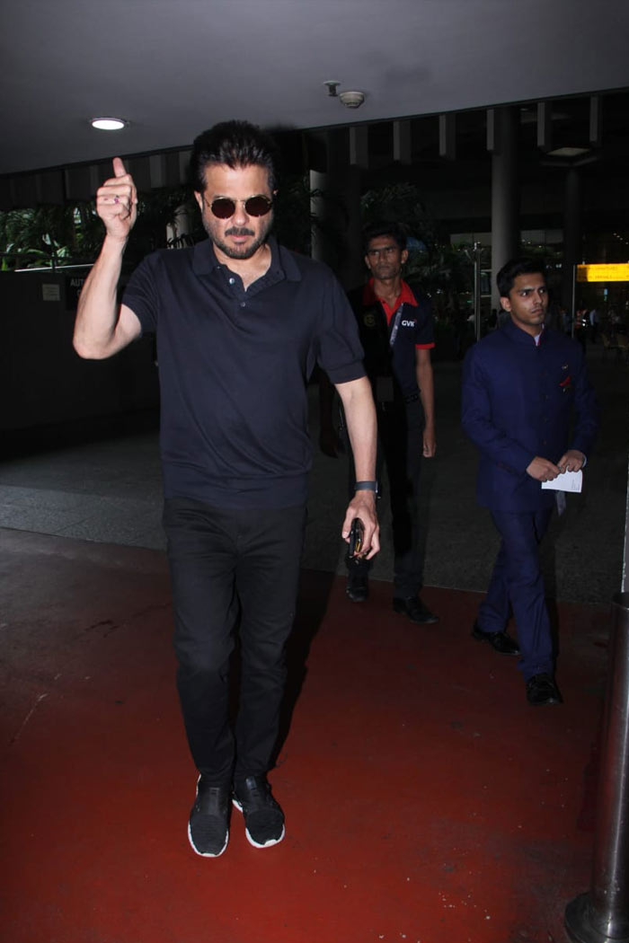 Anil Kapoor's airport swag is unmatchable.