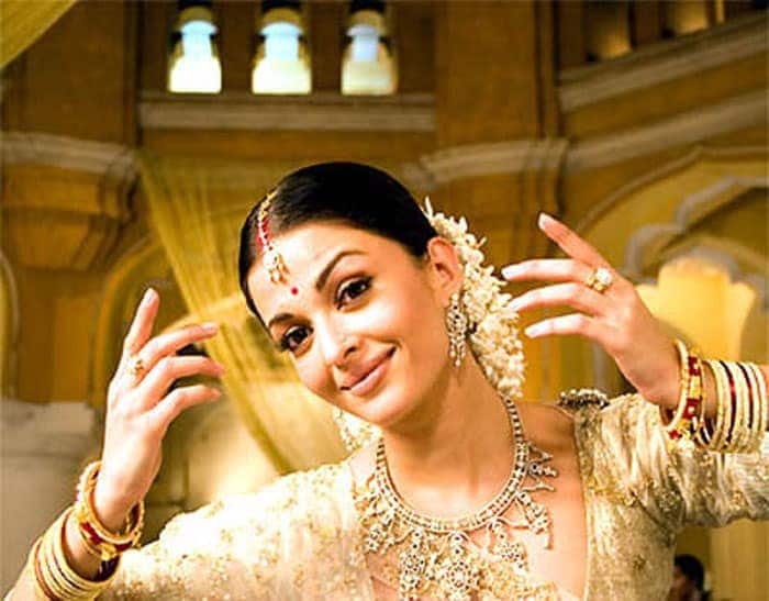 Happy Birthday, Aishwarya Rai Bachchan. Loving Her @45 Is Not Mushkil