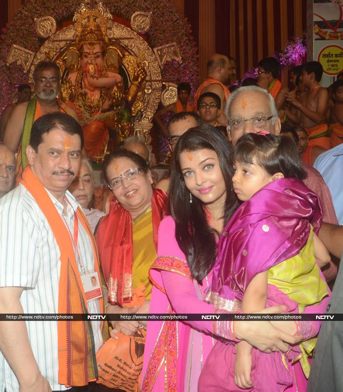 Aishwarya Rai Bachchan visited a Ganpati <I>pandal</i> with daughter Aaradhya at King's Circle in Mumbai on Sunday, September 20. She was also accompanied by her parents - mother Brinda and father Krishnaraj Rai.