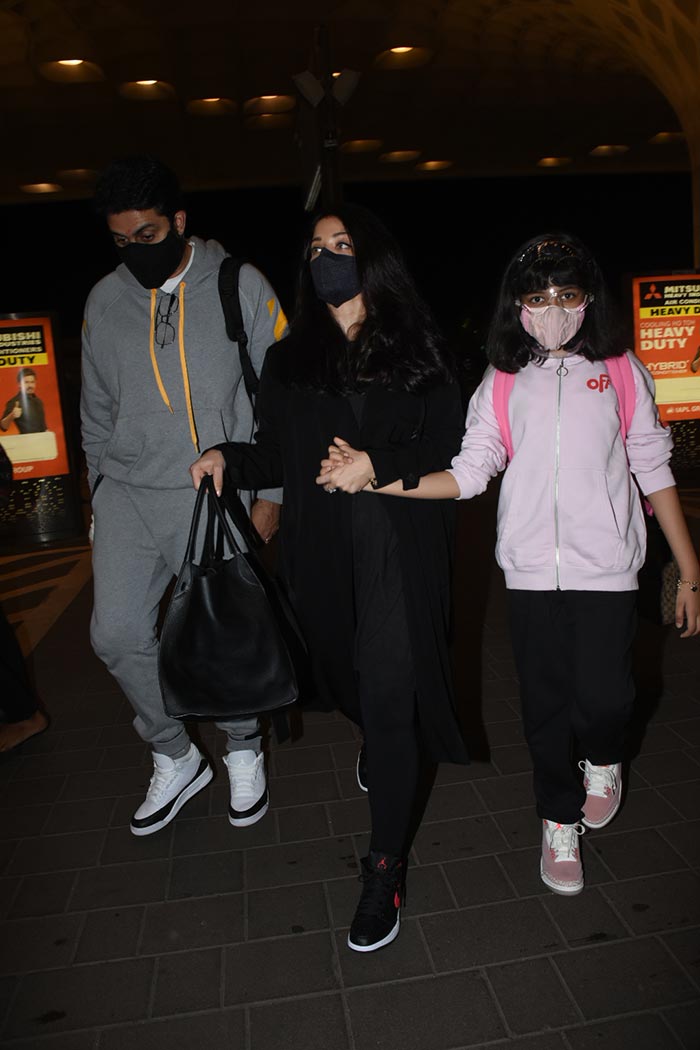 Aishwarya, Abhishek And Aaradhya Fly In Style